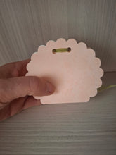 Carica l'immagine nel visualizzatore di Gallery, coni e fiori