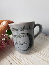 Carica l'immagine nel visualizzatore di Gallery, Tazza alta"linea colori" - Mad Mugs Italy