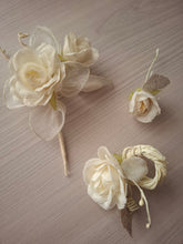 Carica l'immagine nel visualizzatore di Gallery, coni e fiori
